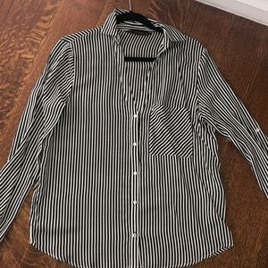 STRIPED WHITE AND BLACK BUTTON DOWN BLOUSE